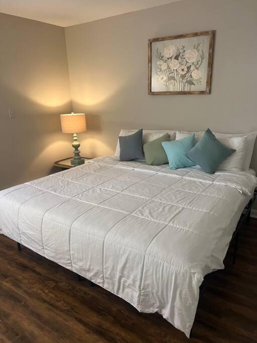Indigo Downtownwalkable Kingbed Apartment Raleigh Exterior photo